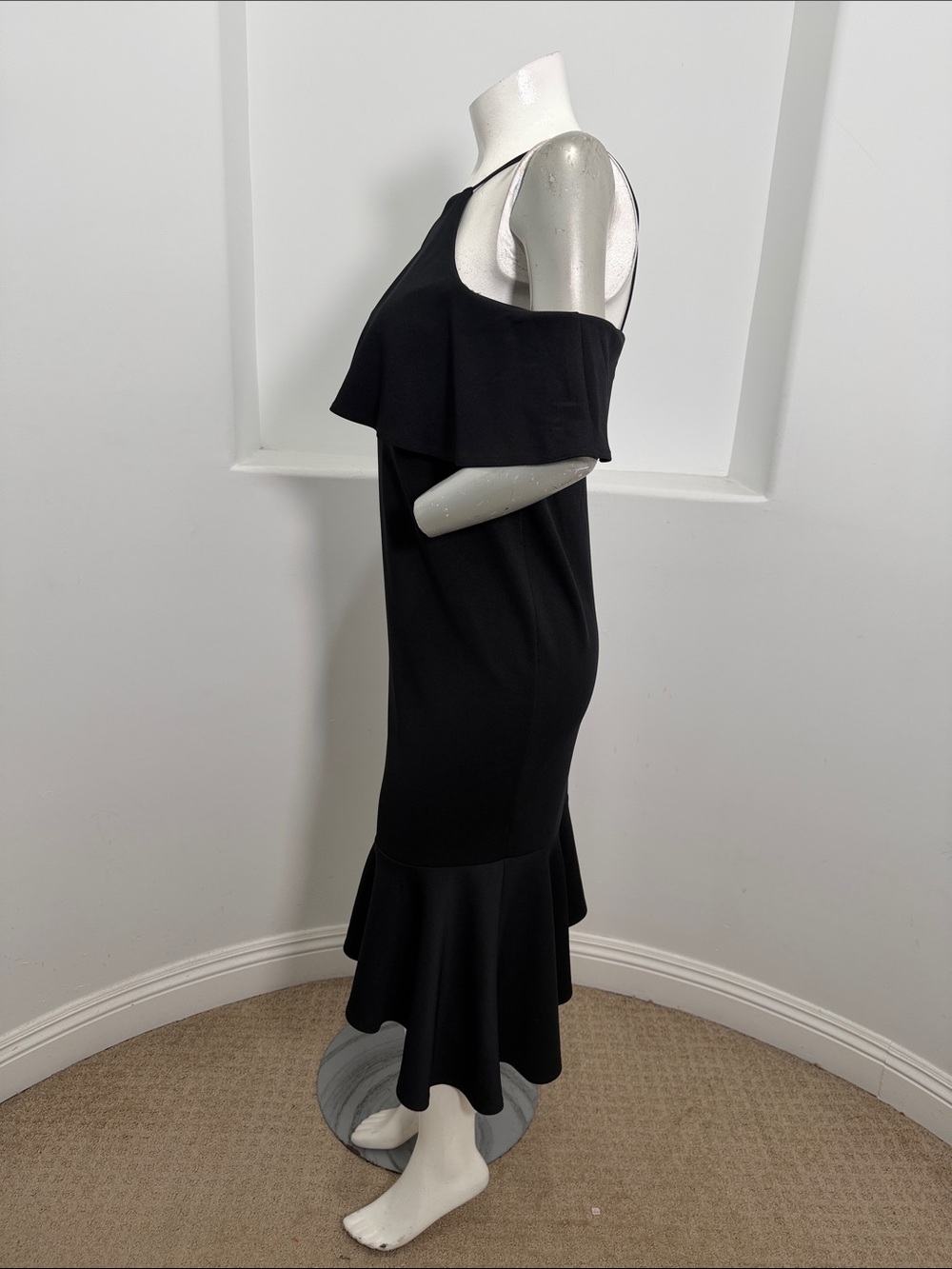 ASOS Women’s Black Cold-Shoulder Ruffle Asymmetric Pephem Midi Dress Size 14 - Picture 8 of 12